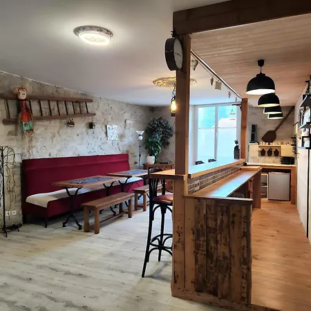 Avec Bar Et Four à Pizza Apartamento Etreval