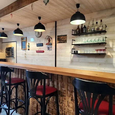 Avec Bar Et Four à Pizza Apartamento Etreval