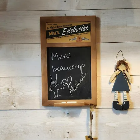 Apartamento Avec Bar Et Four à Pizza Etreval